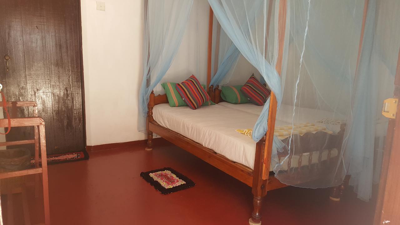 Canoe Beach Resort Tangalle Exterior foto